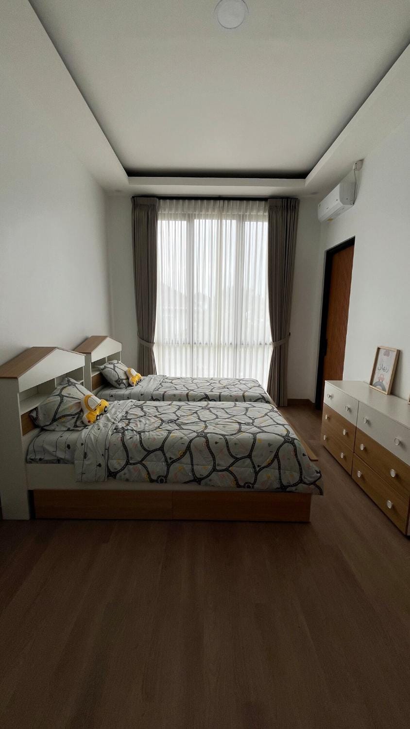 Lake Cottage Cozy Stay in Sentul City House in West Java
