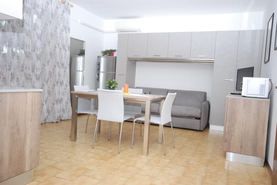 Living room, Dining area, minibar