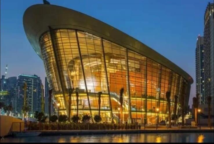 Downtown Three Beds near to Burj Khalifa and Dubai Mall Apartment in Dubai