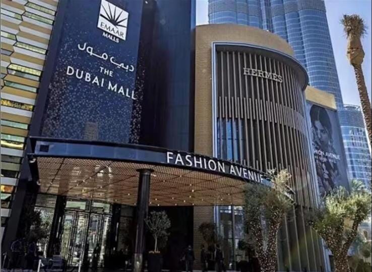 Downtown Three Beds near to Burj Khalifa and Dubai Mall Apartment in Dubai