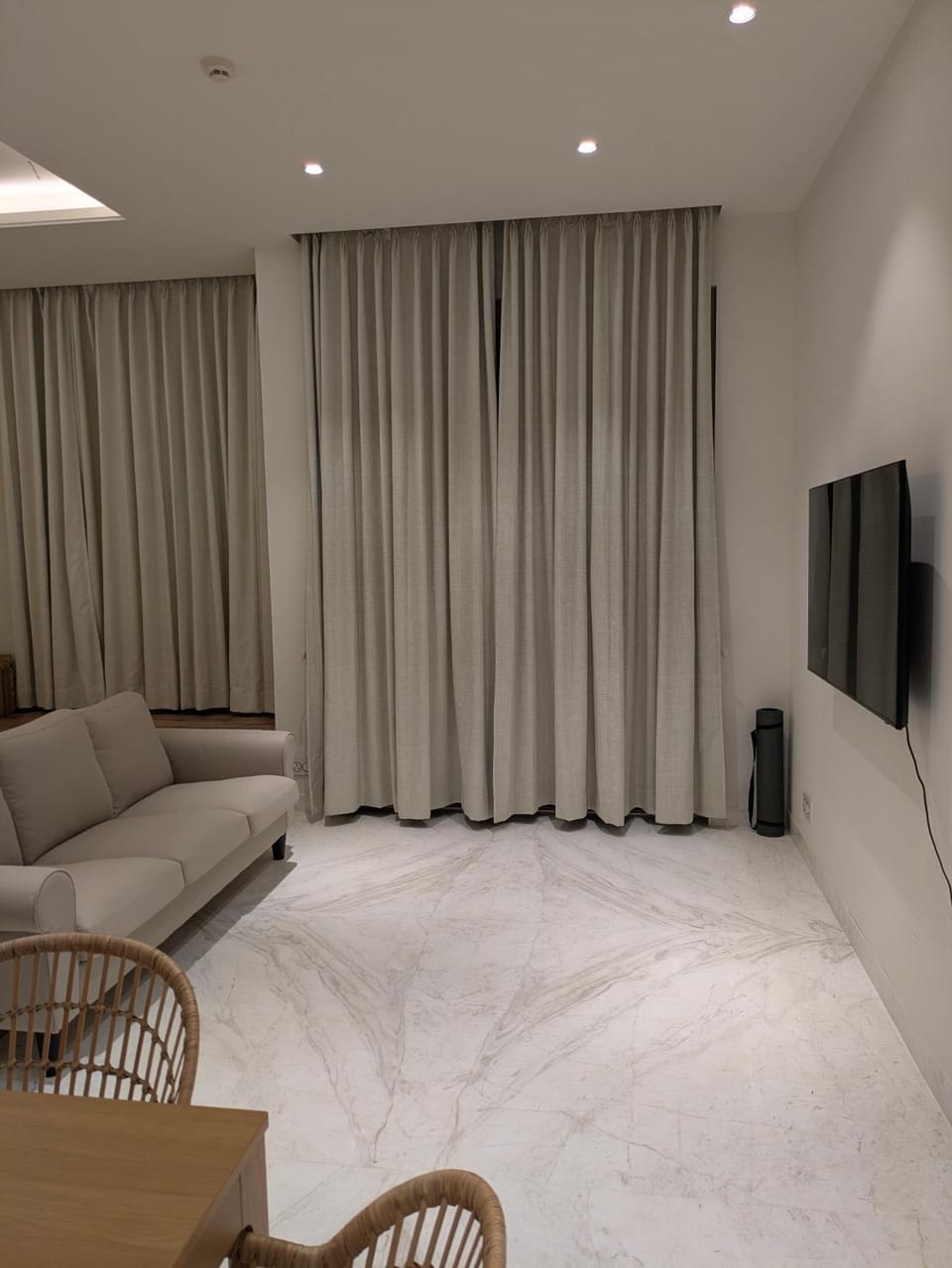 TV and multimedia, Living room, Evening entertainment