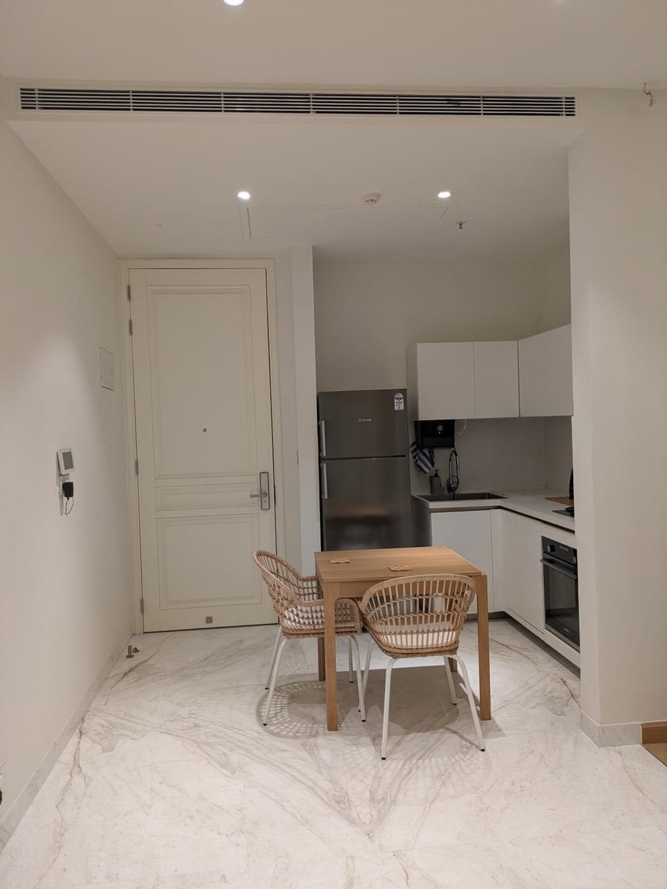Kitchen or kitchenette, Dining area, stove