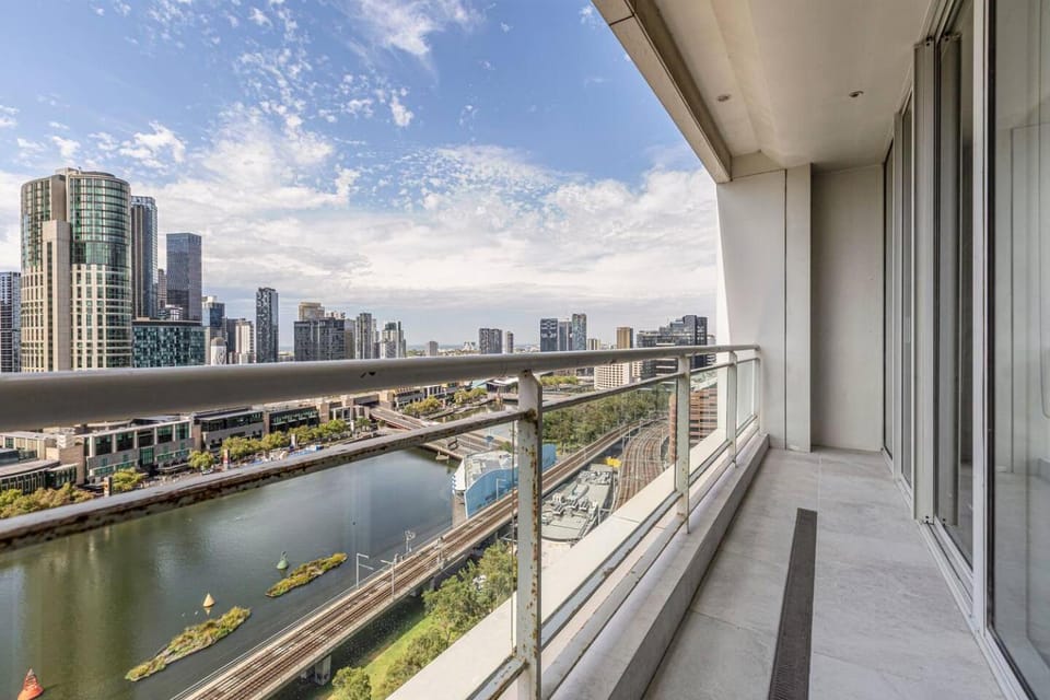 Balcony/Terrace, City view, River view