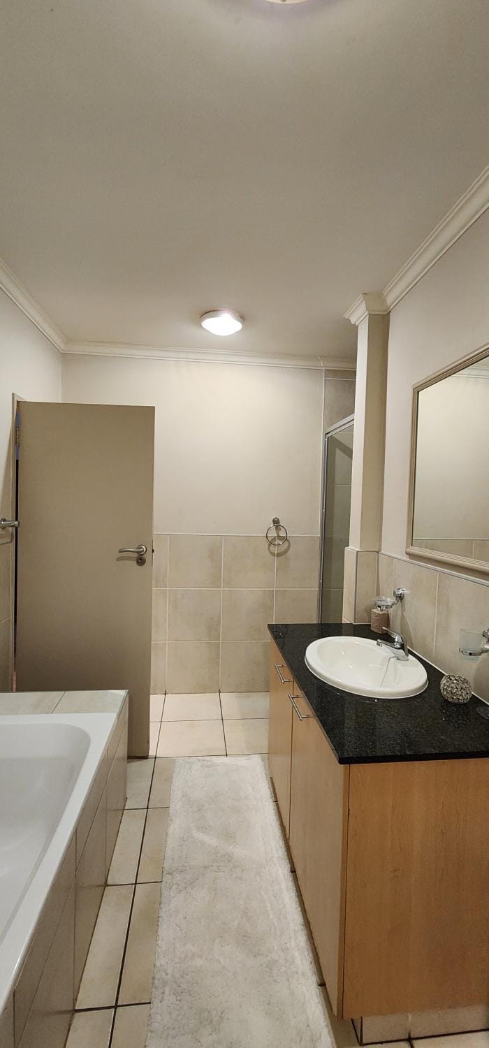 2 Bedroom Penthouse Apartment in Sandton Apartment in Sandton
