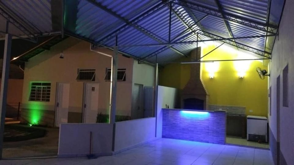 Em visita ao Santuário de Aparecida - SP, fique neste ótimo lugar House in Pindamonhangaba