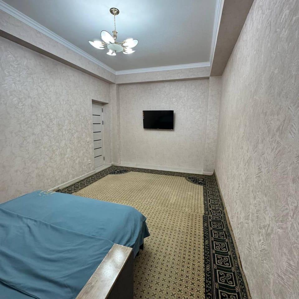 Bed, TV and multimedia, Bedroom