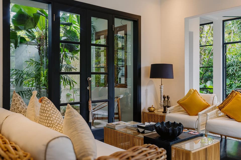 Living room, Seating area