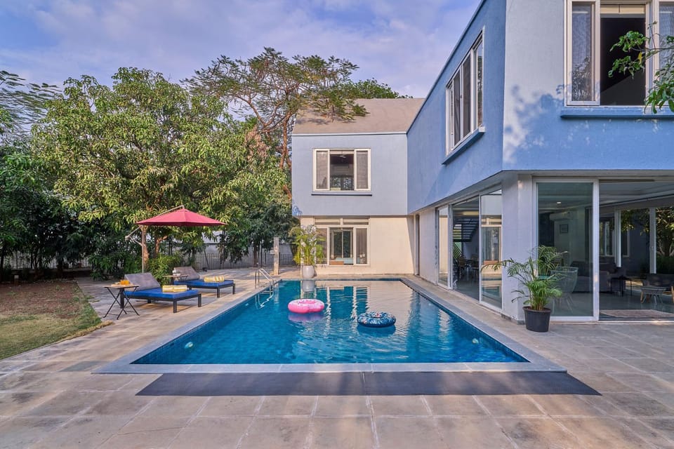 Swimming pool, Swimming pool, sunbed