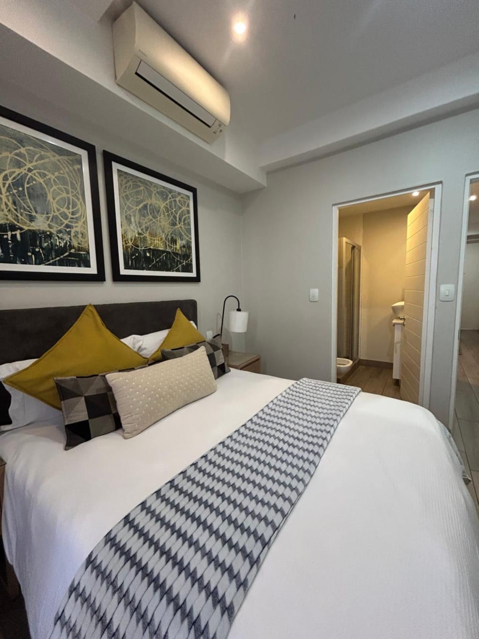 Luxurious queen room Apartment in Pretoria