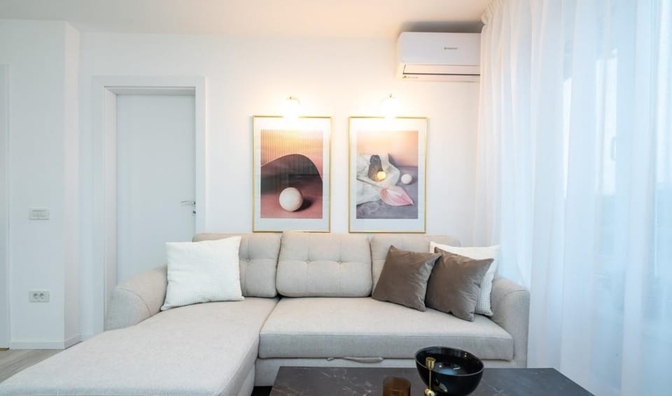 Prestige 2Bdr Apartament with View in Romana Apartment in Bucharest