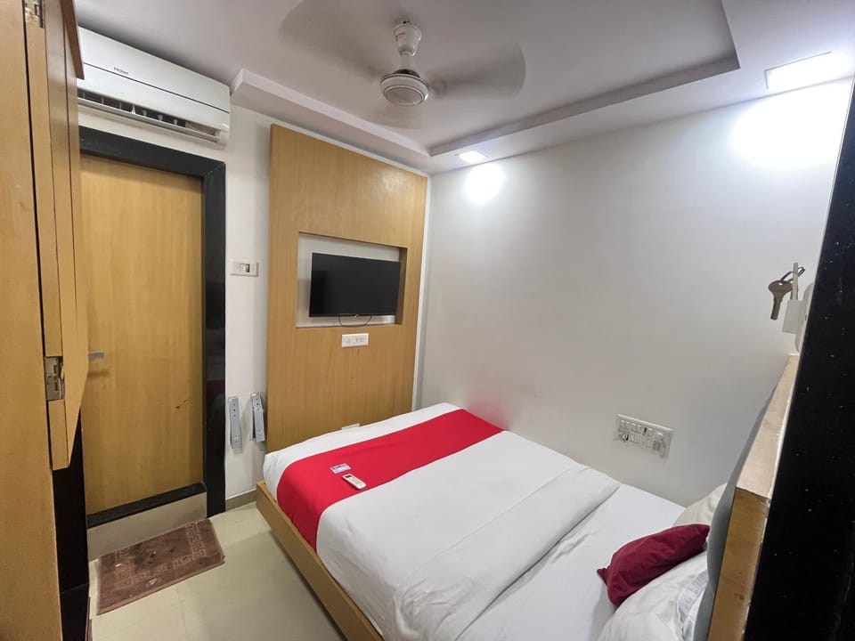 Hotel sai grand Bed and Breakfast in Mumbai
