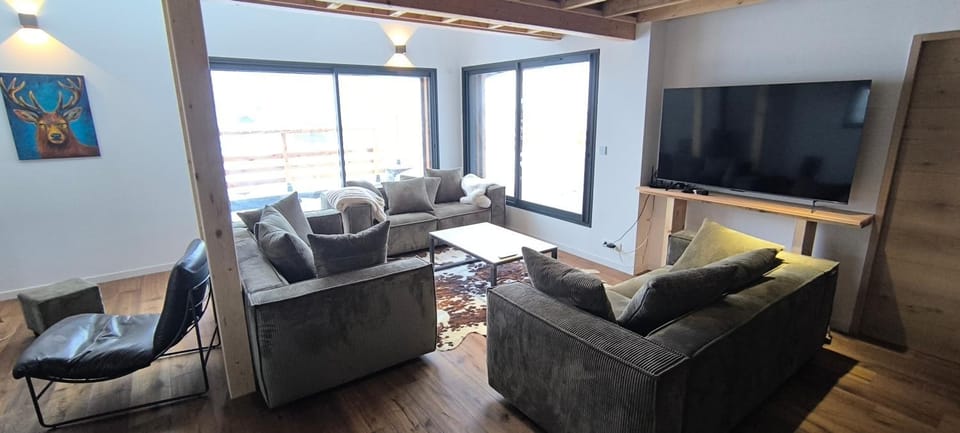 Communal lounge/ TV room, TV and multimedia, Living room