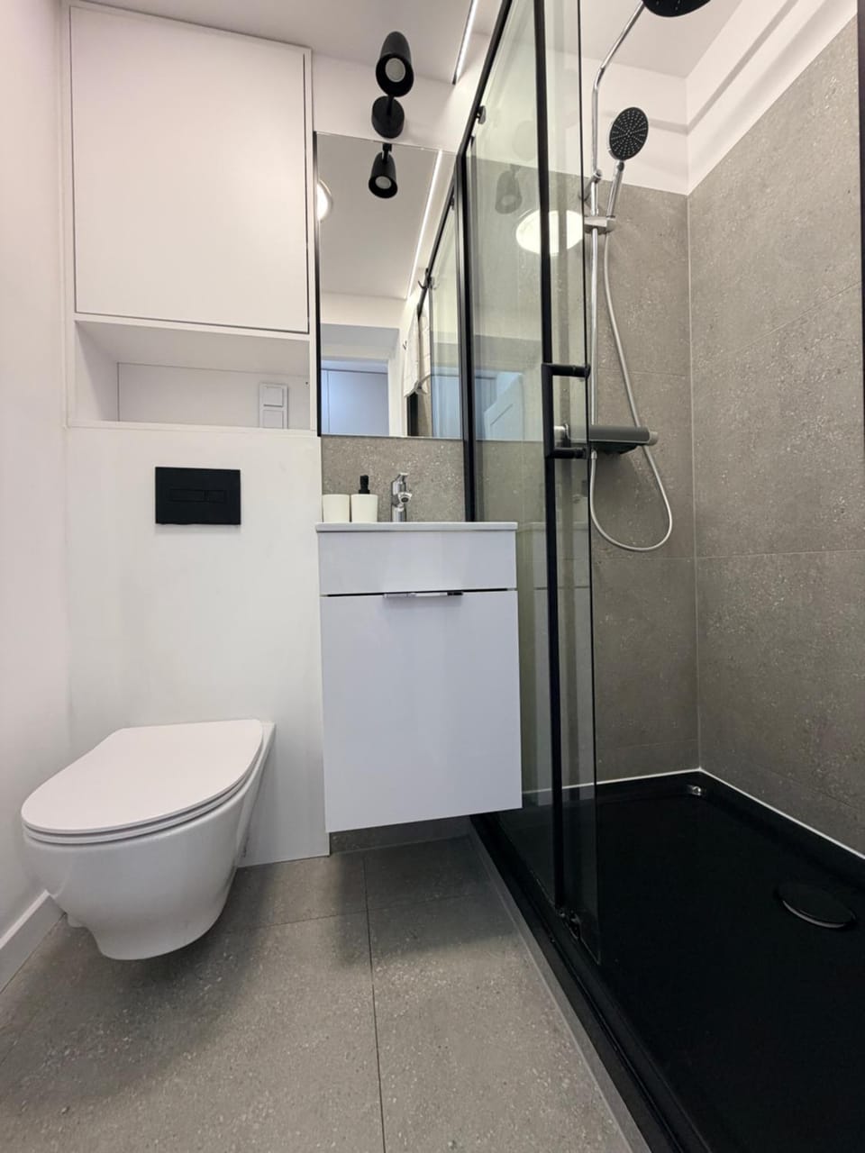 Shower, Toilet, Bathroom
