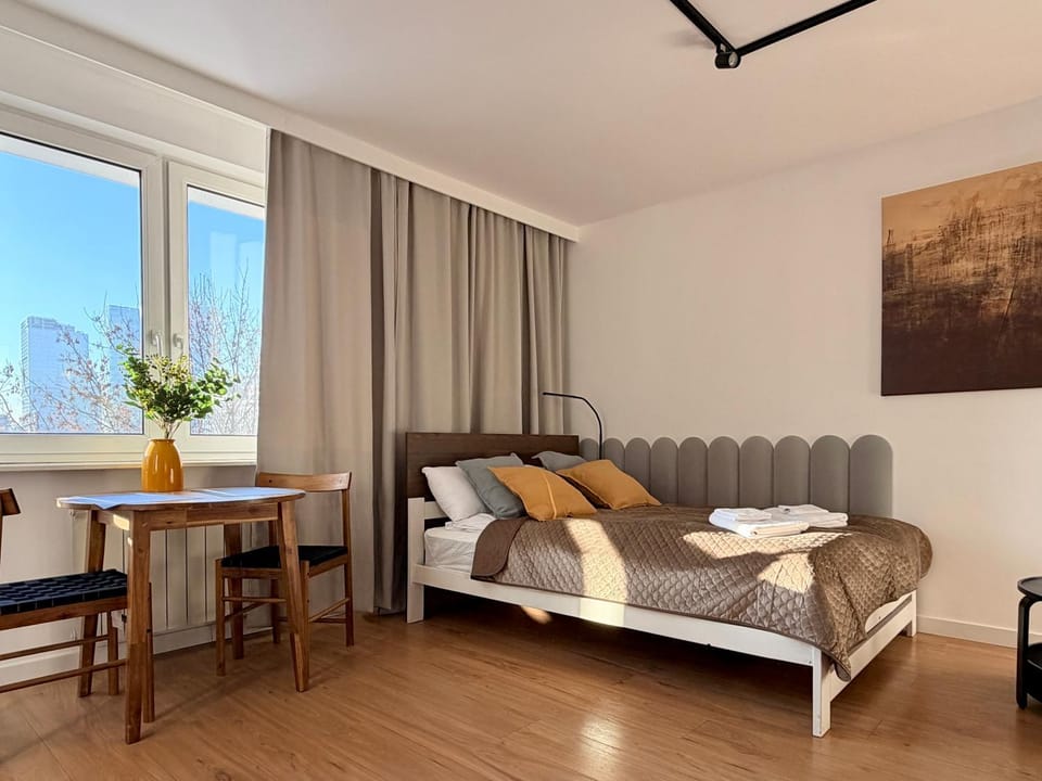 Bed, Photo of the whole room, Seating area