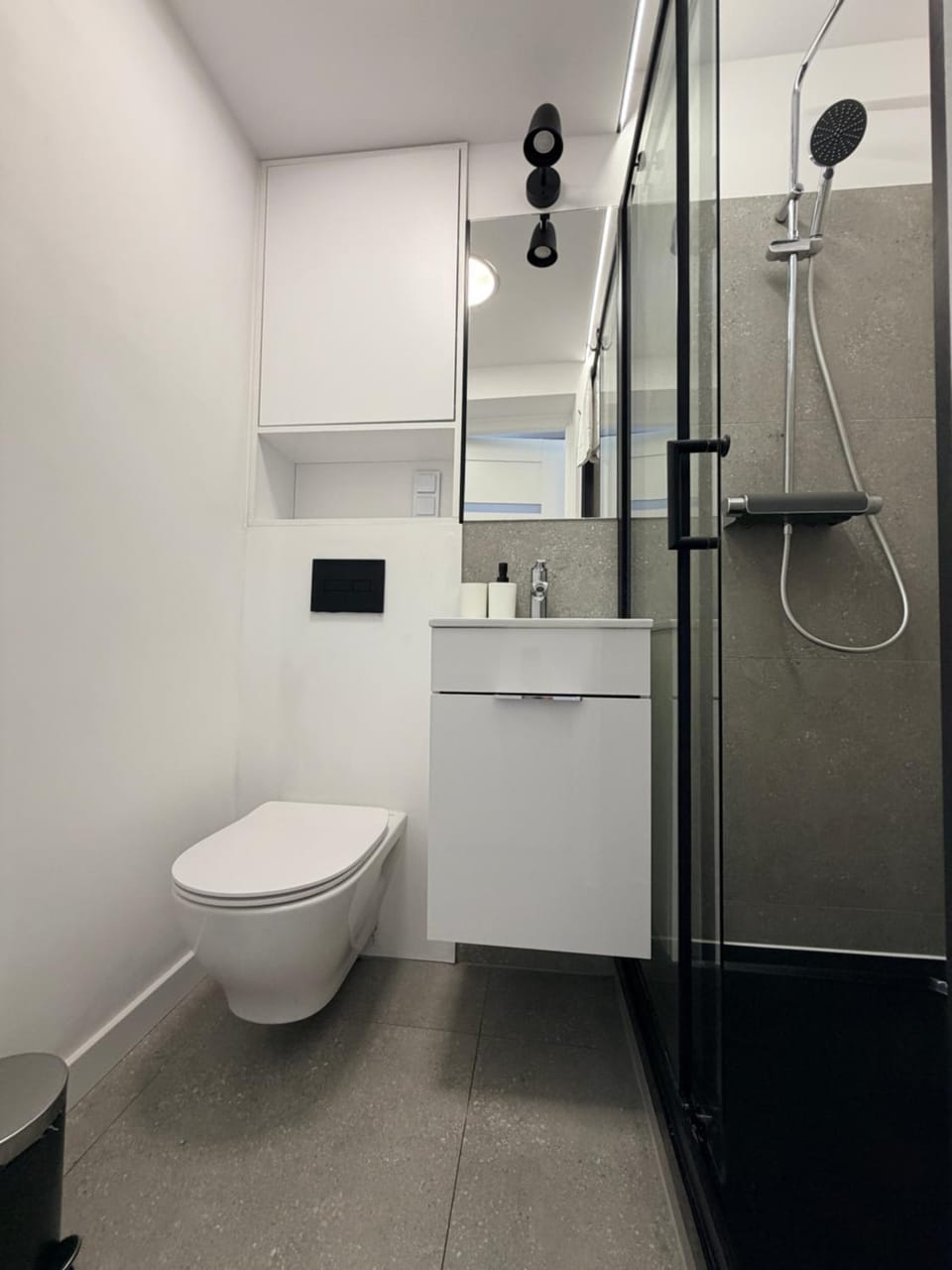 Shower, Toilet, Bathroom