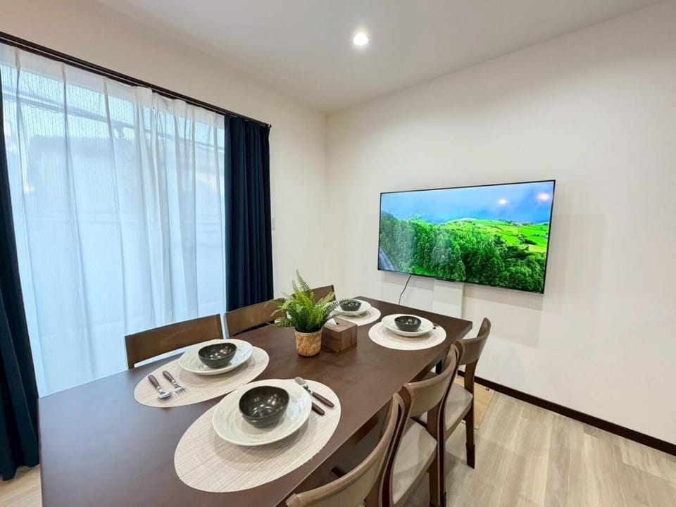 TV and multimedia, Dining area