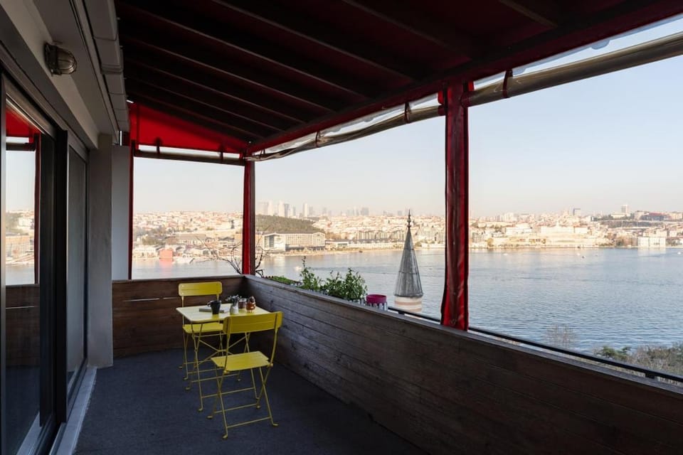 Natural landscape, Balcony/Terrace, City view, Sea view