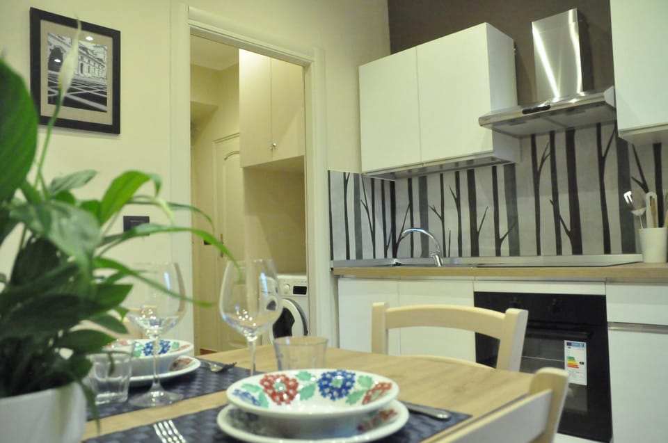 Kitchen or kitchenette, Dining area, stove