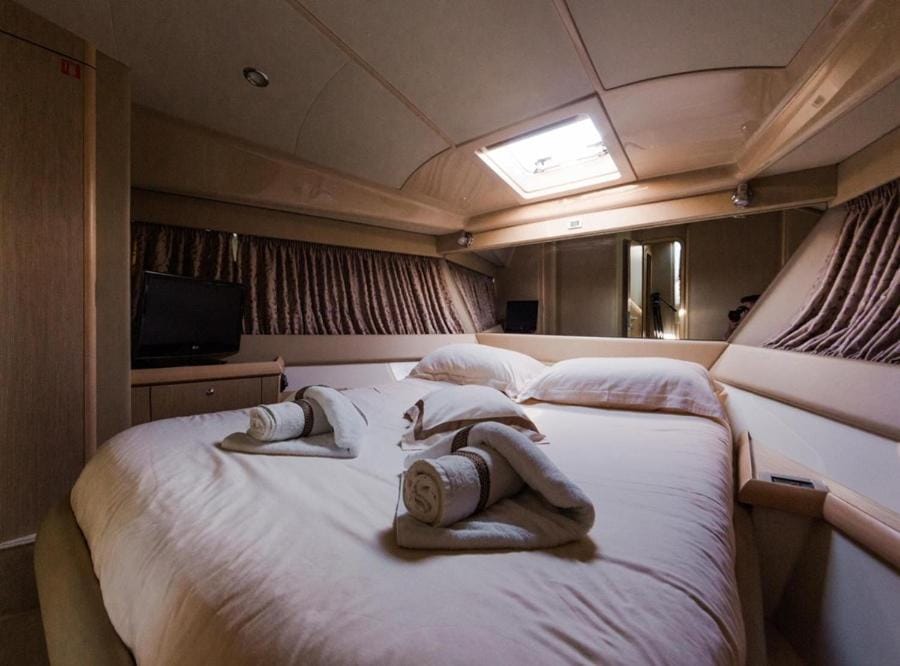 Ferretti 460 Docked boat in Podstrana
