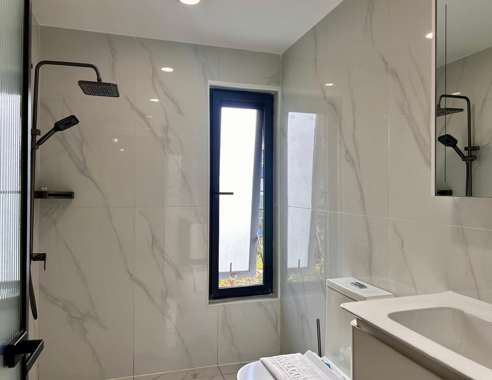 Shower, Bathroom, Bath, towels