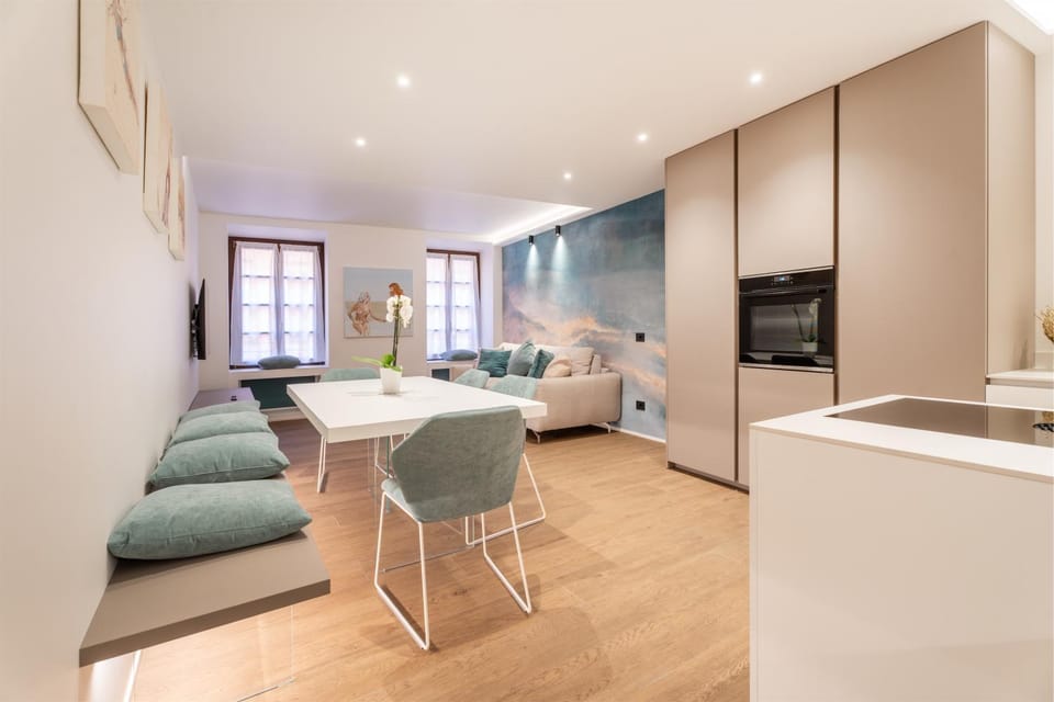 Kitchen or kitchenette, Living room, Dining area