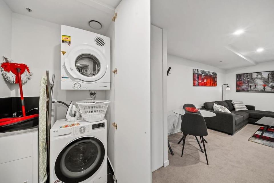 Living room, washing machine, dryer