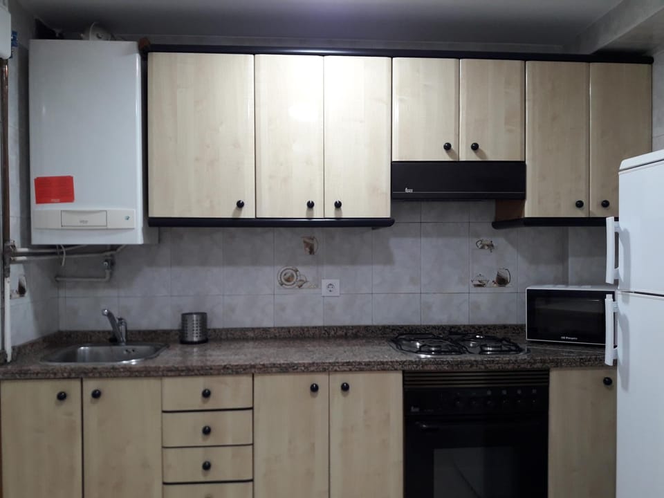 1A161 Apartment en Gijón para 5 personas by R2R Apartment in Gijón