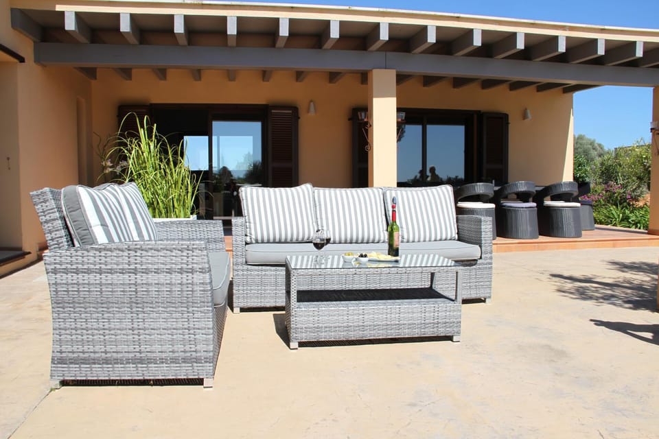 Property building, Garden, Balcony/Terrace, Seating area