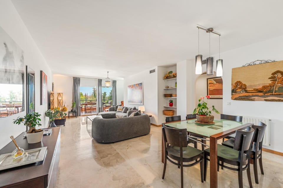 Living room, Seating area, Dining area