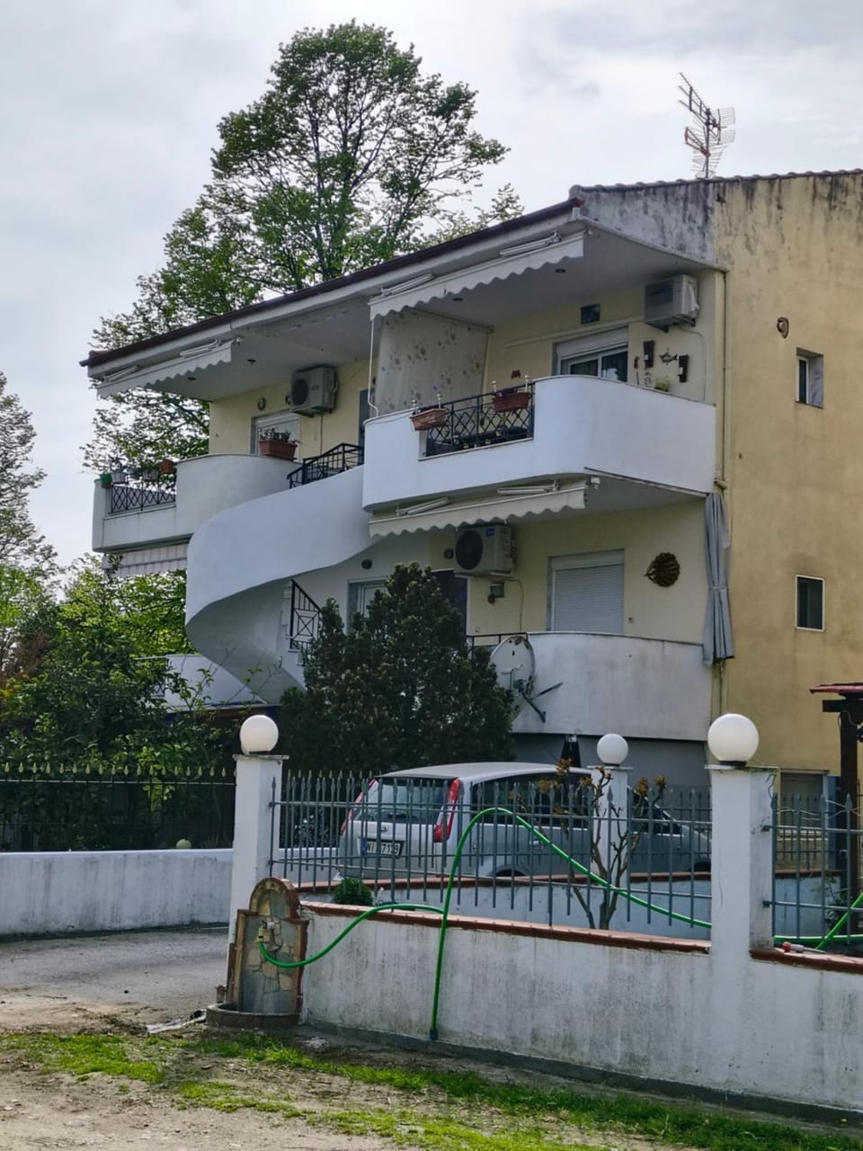 Property building, Balcony/Terrace