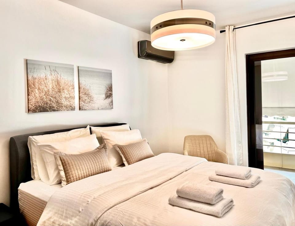 Sealine Spacious Apartment Apartment in Alimos