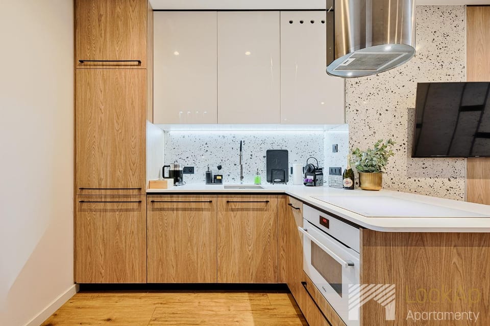 Coffee/tea facilities, Kitchen or kitchenette, stove