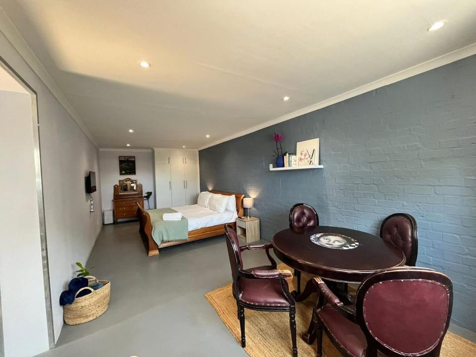 Living room, Photo of the whole room, Bedroom