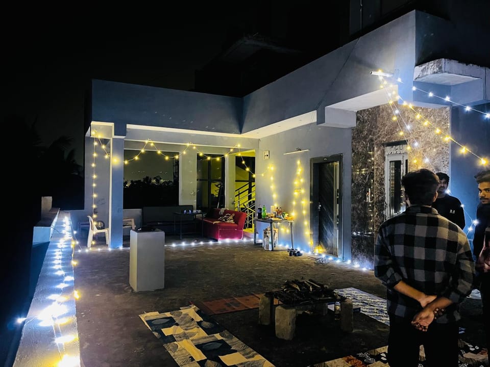Night, Seating area, Evening entertainment