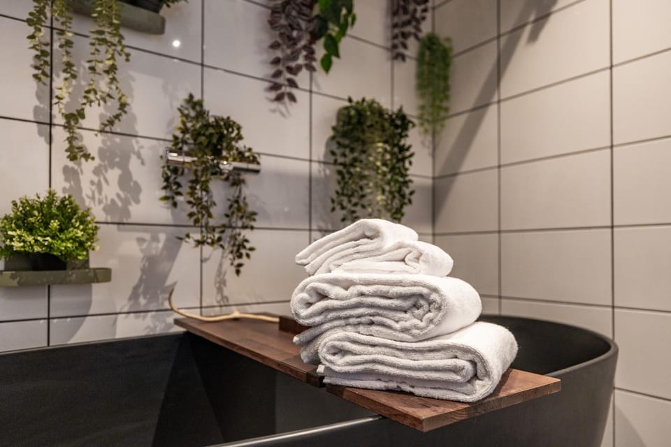 Bathroom, towels