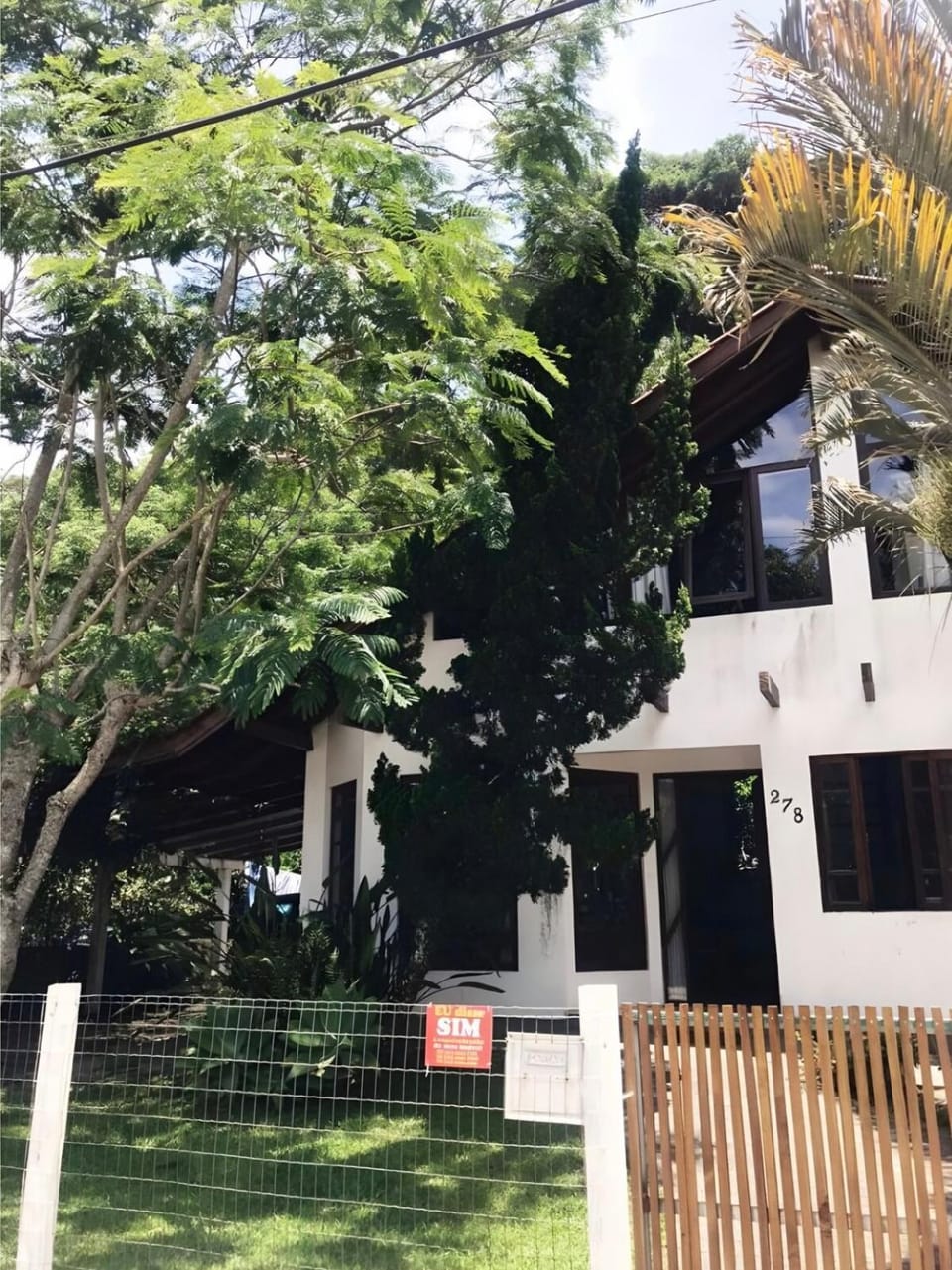Facade/entrance, Garden