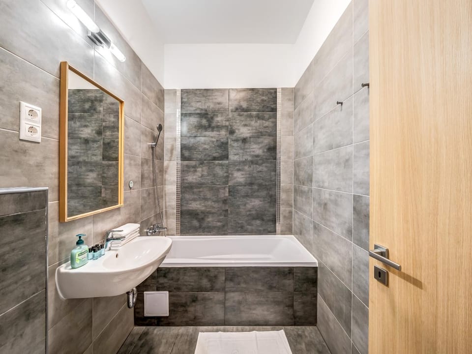 Prime Suite 21 - by Immokon Apartment in Budapest