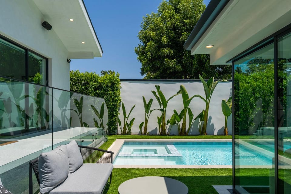 Modern Poolside Paradise House in Sherman Oaks