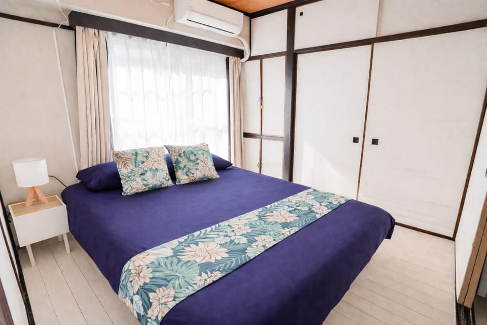 Bed, Photo of the whole room, Bedroom, wardrobe
