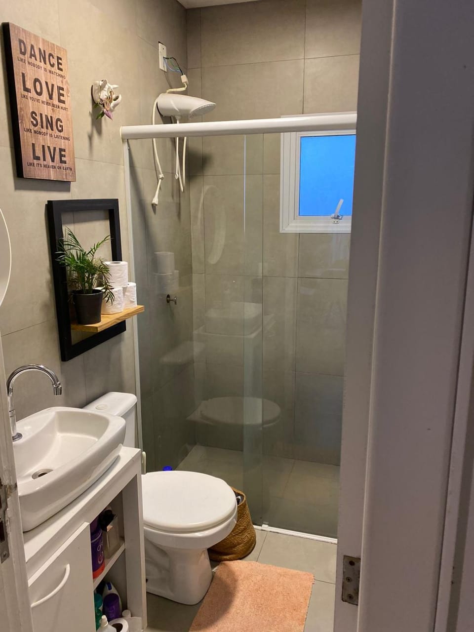 Shower, Toilet, Bathroom
