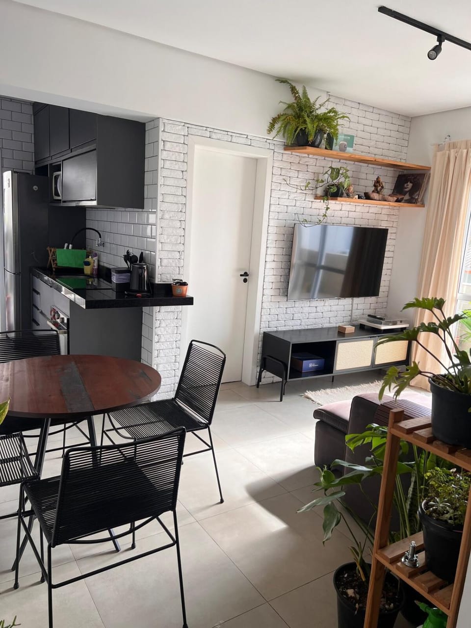 Living room, Dining area, pet friendly