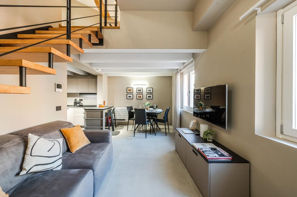Communal lounge/ TV room, TV and multimedia, Kitchen or kitchenette, Living room, Seating area, Dining area, Evening entertainment, heating, internet, air conditioner