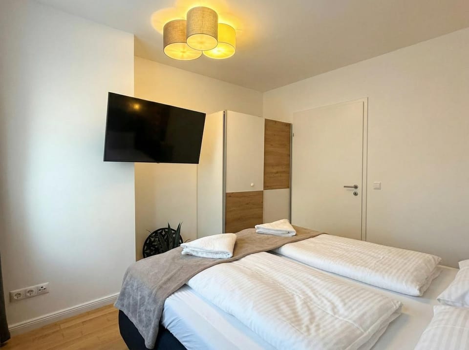Bed, Bedroom, wardrobe