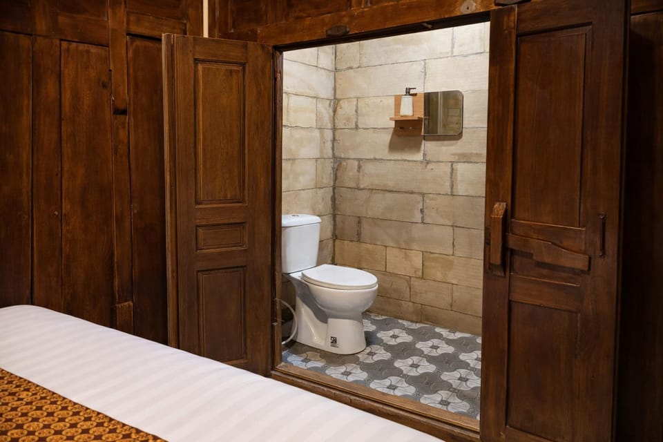 Toilet, Bathroom