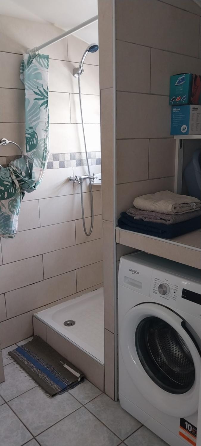 Bathroom, washing machine