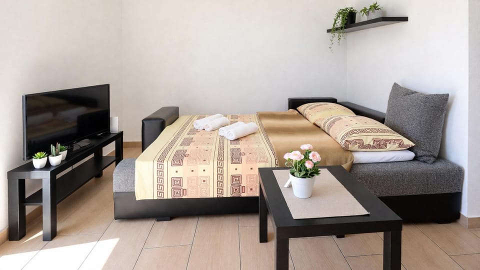 Bed, Living room