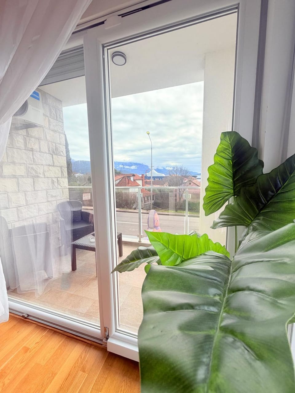 View (from property/room), Balcony/Terrace, Living room, Seating area