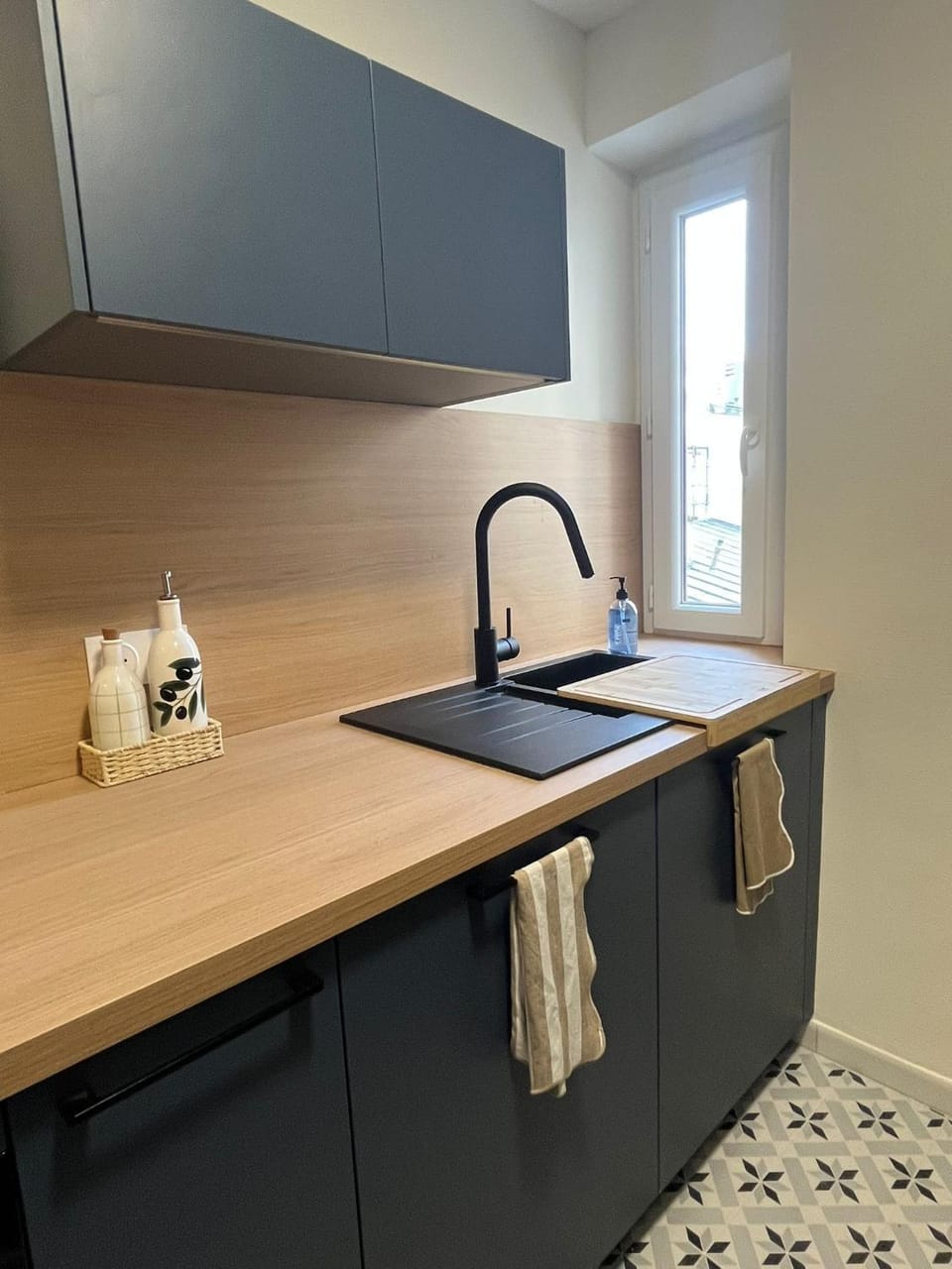 Kitchen or kitchenette, Living room