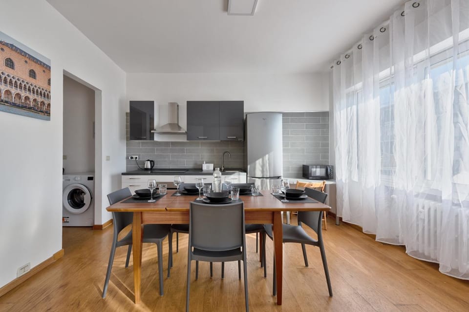 Kitchen or kitchenette, dishwasher, washing machine