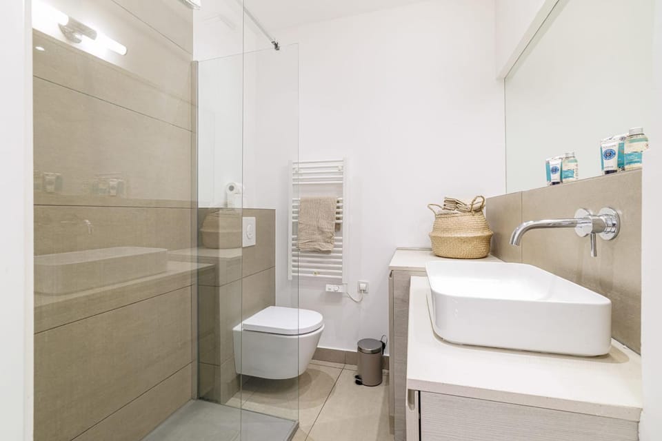 MY CASA - BONAPARTE 42 - 1 bedroom near Port and Place Garibaldi Apartment in Nice